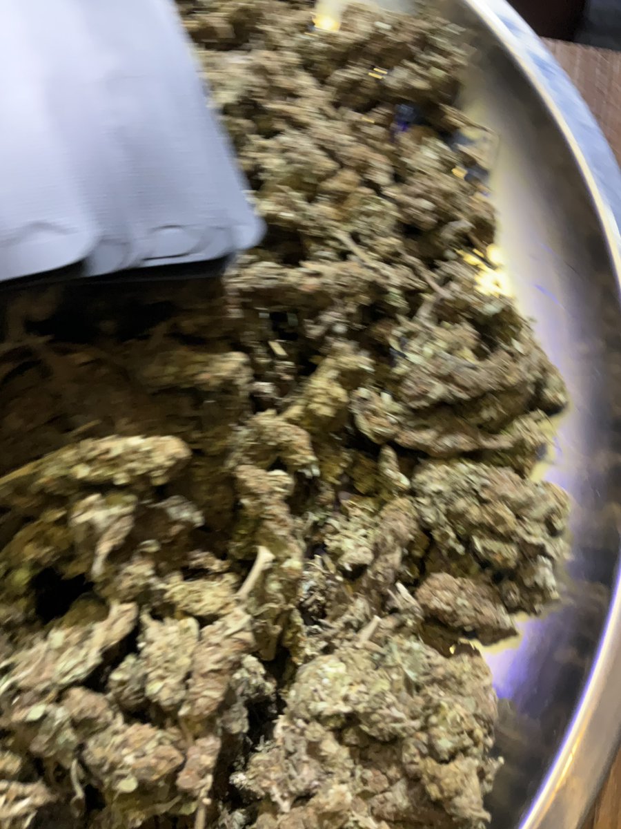 FarmCalikush's tweet photo. Sells Scottish Gold Like Cana.What Some Dealers Sells to their Customers As Cana in Many States.Let me Cap less.
Popular Demand from My Stores.Cos My Twitter Customers Get What They See.Its Just like Cana.
Scottish Gold 1 Ounce I sell Only..   30k  Half 15k
Delivery Fees must be paid FULLY if you want to order from me .Note.Always Tag me When you Order my Markets