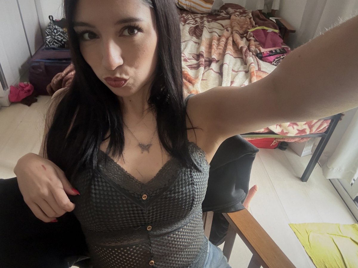 dollmooniee's tweet photo. rent-free in my thoughts 🌙 https://t.co/79JBnvYqVM