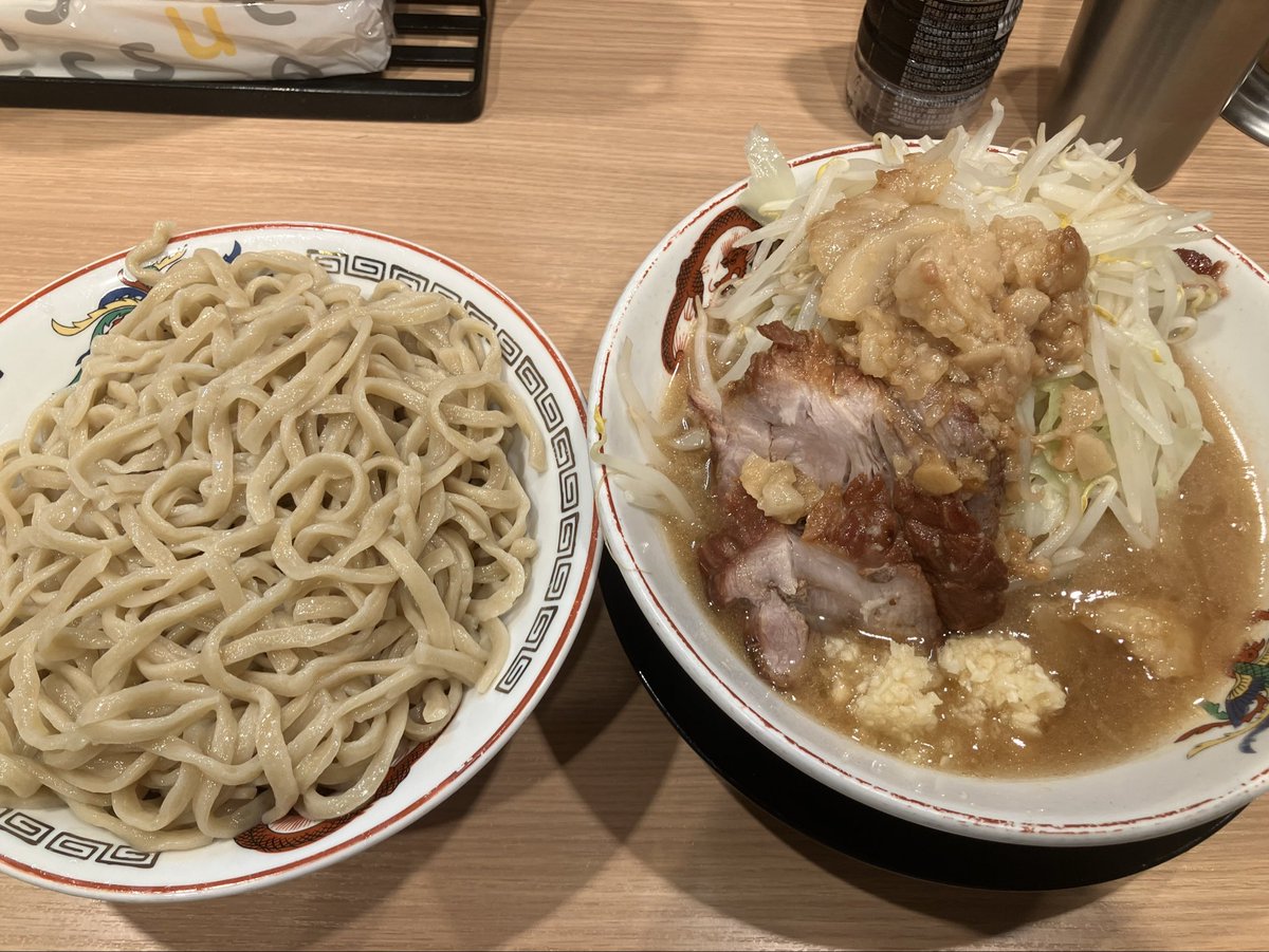 sim_no_life's tweet photo. ラーメン豚山の大つけ麺マシマシを喰らう。 https://t.co/176Etz8Gdh