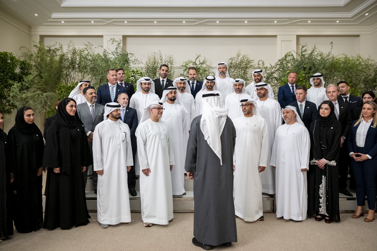 KBM_ALNAHYAN's tweet photo. رئيس الدولة يستقبل وفد شركة "إثارة" بمناسبة حصولها على لقب أفضل منظم لسباقات الفورمولا 1 لعام 2025 https://t.co/USB3qPaes4