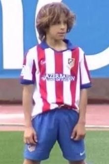 atletiuniverse's tweet photo. 🇺🇾😭 Diego Godín: "Giuliano [Simeone] would come into the dressing room and Diego Costa would throw him into the jacuzzi. We’d make him cry, but he always came back. He was a kamikaze."

@RadioestadioN https://t.co/saPmGJKHS3