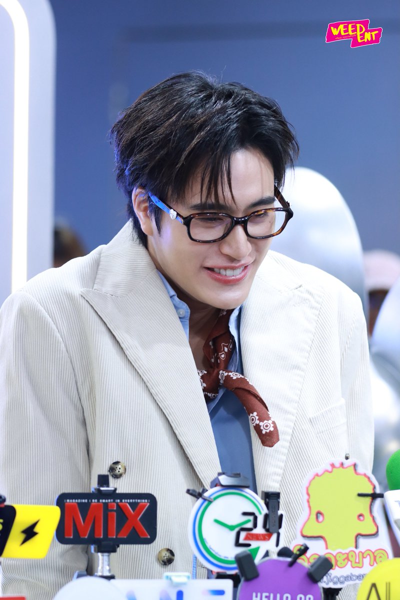 WEED_ENT's tweet photo. " เจมีไนน์ นรวิชญ์" ให้สัมภาษณ์สื่อก่อนร่วมงาน " Lenskart Pop-Up Event: The Fairies Within" ✨

GEMINI IN LENSKART POP UP
#TheFairyWithinxGEMINI 
#baifernbah #Gemini_nt
#LenskartTH
#FairyCollectionbyLenskart https://t.co/WvUNWX38IT