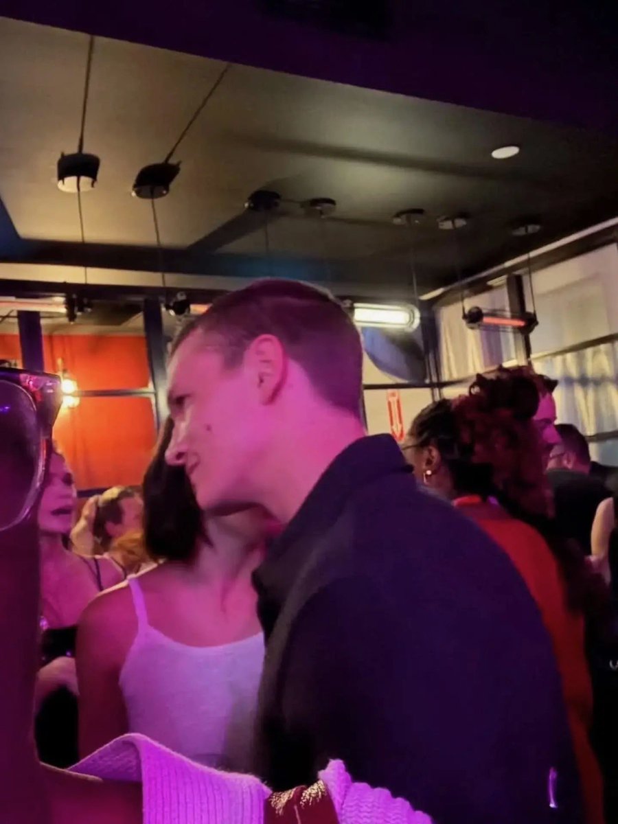 hudconfans's tweet photo. what you mean connor went to yaga after party 😭😭😭😭😭😭 https://t.co/11VKq26Jot