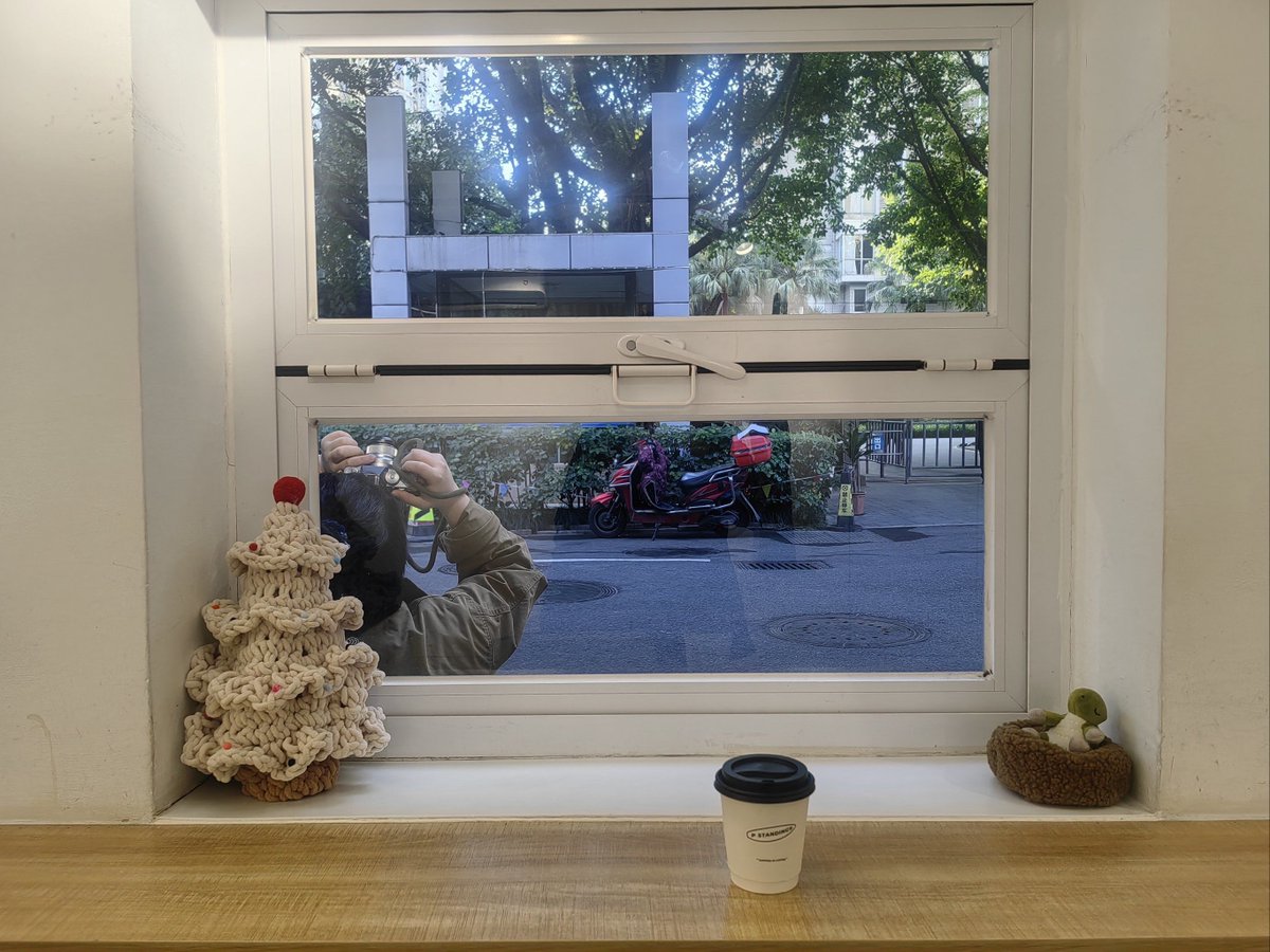 seree901779's tweet photo. Neighbor coffee run success! Brought 2 iced lattes to the downstairs family who just moved in  Small gestures make warm neighborhoods, anyone else have a go-to welcome move， https://t.co/hORrTBJ0fj