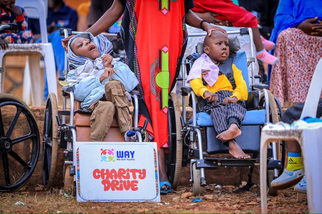 SsejjengoFrank's tweet photo. Last Saturday, together with young people of @WeAreYouthsUg, we visited differently abled children at Children’s Union Rehabilitation Center @omwavu in Ndejje Kanaaba. 

#WAYCharityDrive runs on principles of  🎯 Local Philanthropy 
      🎯Joyful giving https://t.co/UQC7hJV8io