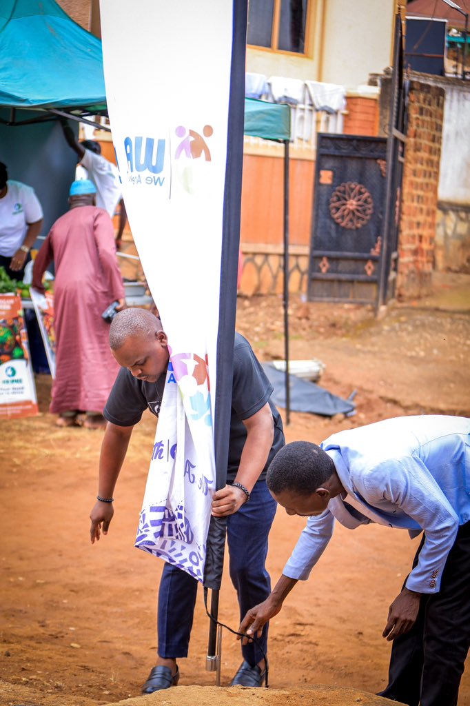 SsejjengoFrank's tweet photo. May God bless all the young people that are taking up the initiative of reaching these communities of vulnerable children. #WAYCharityDrive.

My shirt was on purpose as it points out a very big and important message.

‘“Philanthropy starts Young” https://t.co/BAKNiPF7Fi