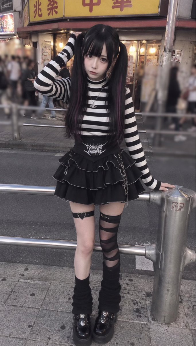 JayCnezz's tweet photo. 可愛がってくれるおじさまいないの💢
細くてサイズDあるし、
一応挟めるよ？
タイプじゃなかったら帰ってもいいから
とりあえず会わない？
#裏垢女子 https://t.co/Zl1YILmQL7
