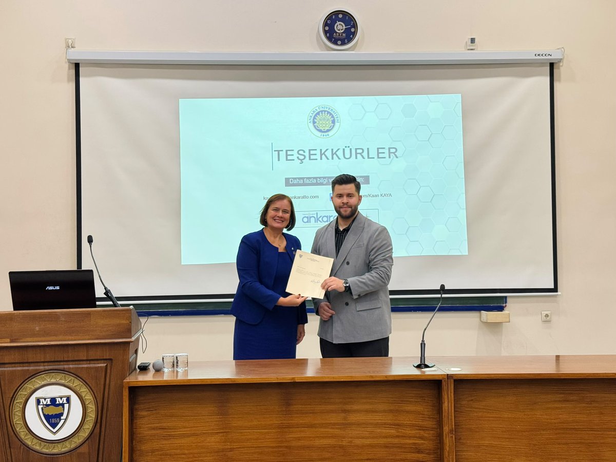 AnkaraTTO's tweet photo. Ankara Üniversitesi Teknoloji Transfer Ofisi Koordinatörlüğü olarak, Uyum Haftası programının son gününde Siyasal Bilgiler Fakültesi öğrencilerimize koordinatörlüğümüzün faaliyetlerinden bahsettik.
@AnkaraUni
@necdetunuvar
#GezenTTO https://t.co/S2uLgZxlko