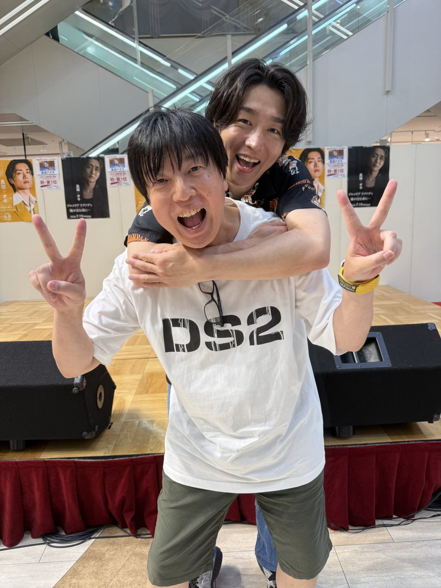kea1979's tweet photo. この写真が1番気に入ってます^_^
またイベント行きたいな〜
#真田ナオキ　#イベント　#ツーショット https://t.co/LPWBc8zGJ1
