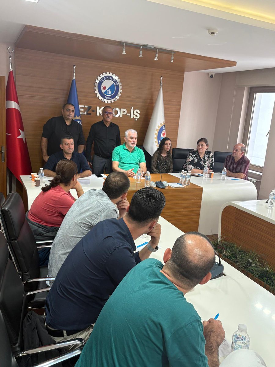 tezkoopissndk's tweet photo. Sendikamız Ankara 1 https://t.co/4h6bPMreeA Şube tarafından Carrefour işyerinde çalışan üyelerimizle, toplu iş sözleşmesi sürecine yönelik taslak çalışması ve bilgilendirme toplantısı 18 Eylül 2026 tarihinde Sendikamız Genel Merkezi’nde gerçekleştirildi.
https://t.co/4CYYYTH31c https://t.co/78mDyrtZVE