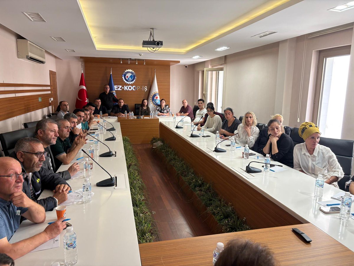 tezkoopissndk's tweet photo. Sendikamız Ankara 1 https://t.co/4h6bPMreeA Şube tarafından Carrefour işyerinde çalışan üyelerimizle, toplu iş sözleşmesi sürecine yönelik taslak çalışması ve bilgilendirme toplantısı 18 Eylül 2026 tarihinde Sendikamız Genel Merkezi’nde gerçekleştirildi.
https://t.co/4CYYYTH31c https://t.co/78mDyrtZVE