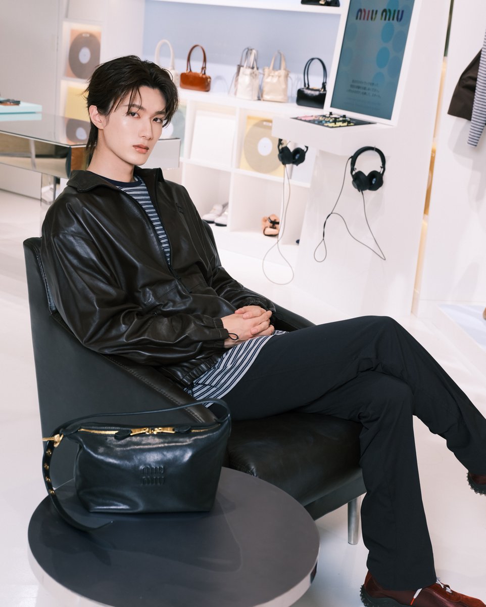 miumiu_japan's tweet photo. 山中柔太朗が、@isetanshinjuku で開催中の音楽をテーマにしたポップアップ ストア「Miu Miu Vinyl Club」に来場。

#MiuMiuFW26 コレクションを着用しています。

https://t.co/mIgfAkxst3

伊勢丹新宿店 本館1階 ザ・ステージ
9月22日（火）まで

#MiuMiuClub #MiuMiu https://t.co/X8PyBeXNjH