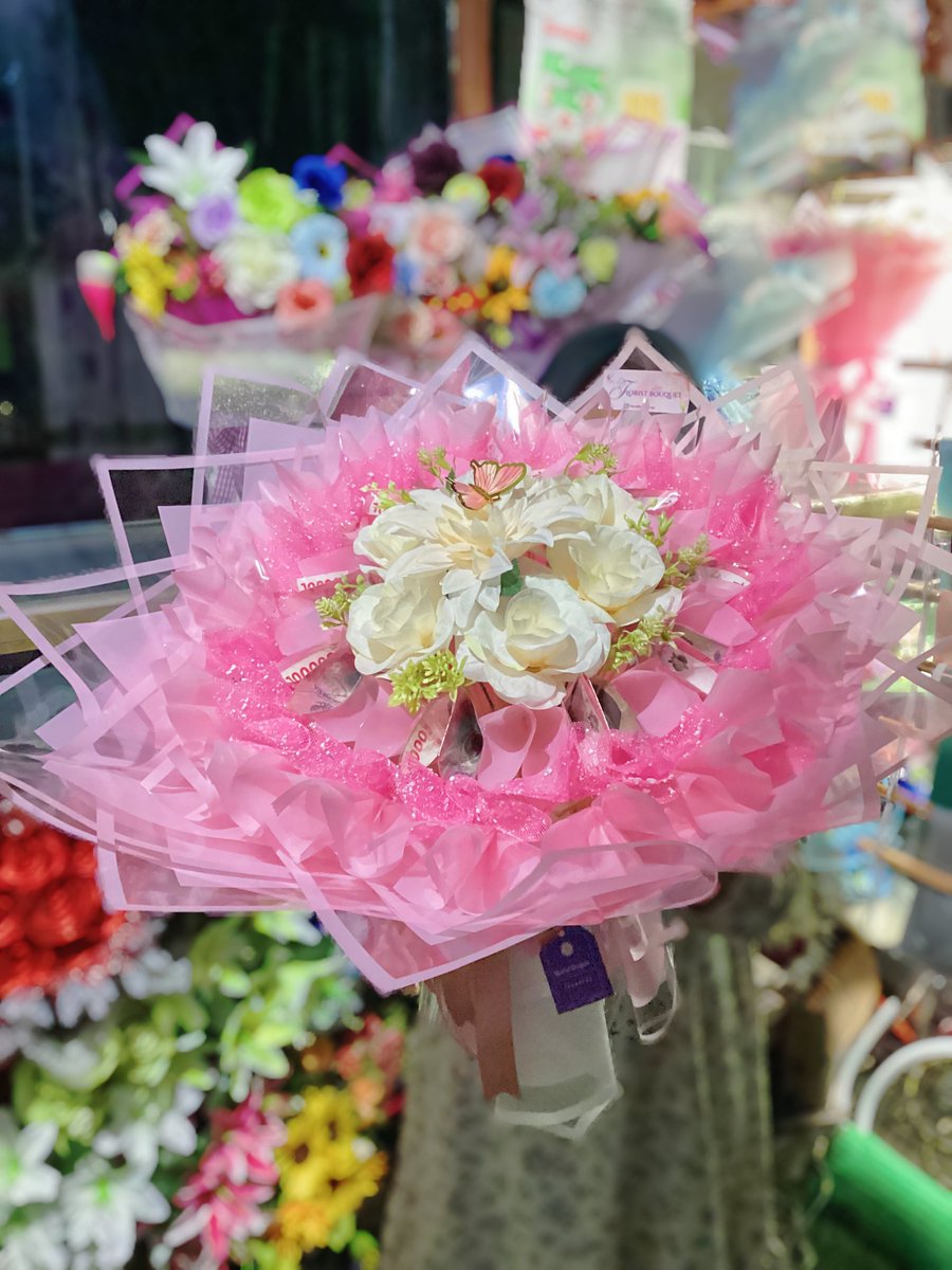 rubys_rain64577's tweet photo. ada yang mau beli buket jualan mama ku? start 35k ajee, cuss ke ig floristbouquet.tgr #buketbunga #bukettangerang #buketmurah #fyp #fypシ゚viral #masukberanda https://t.co/MXjBtDsPOF