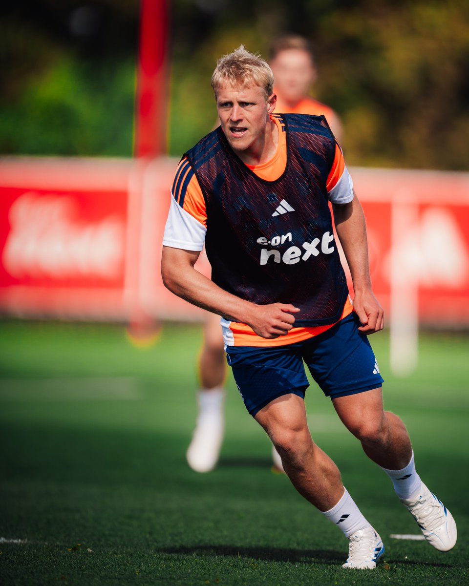 NFFC's tweet photo. Graft. 🥵 https://t.co/iM4SryK3MS