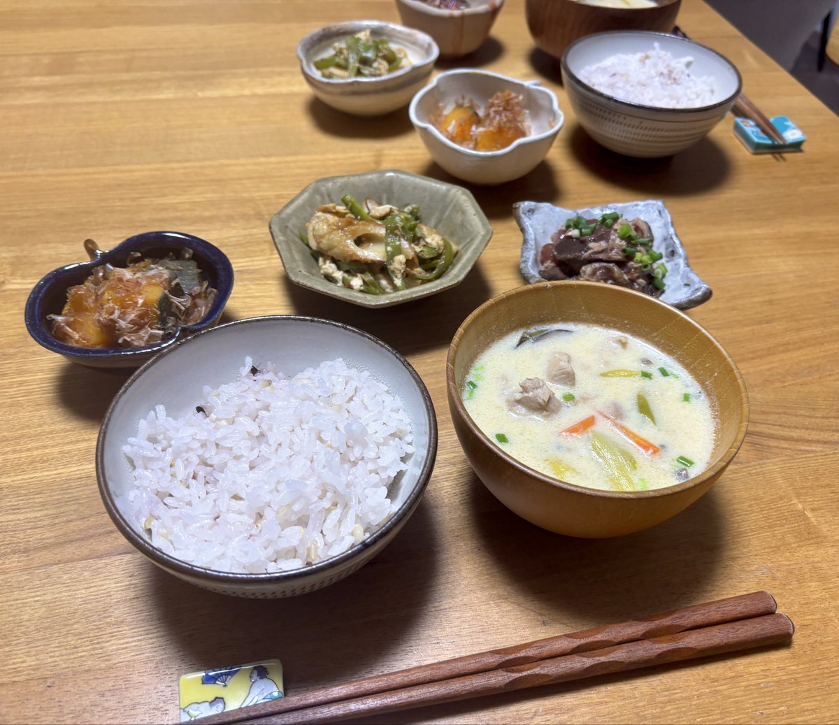 rebmucucon's tweet photo. いただきます🥢 https://t.co/ry2XepVCok