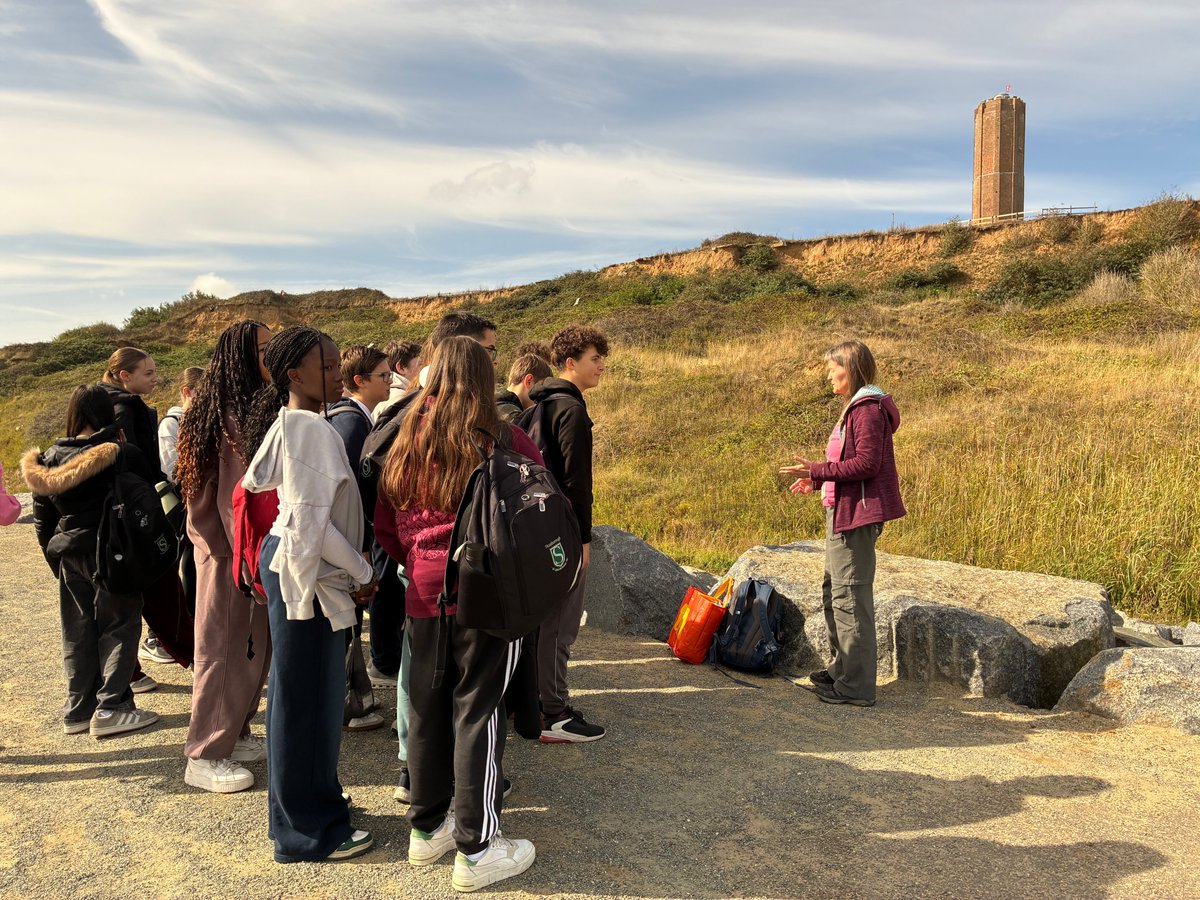 StanboroughS's tweet photo. Our first group of Year 9 geographers are having a wonderful and enriching time in Walton-on-the-Naze today. https://t.co/BoY1DvCe5s