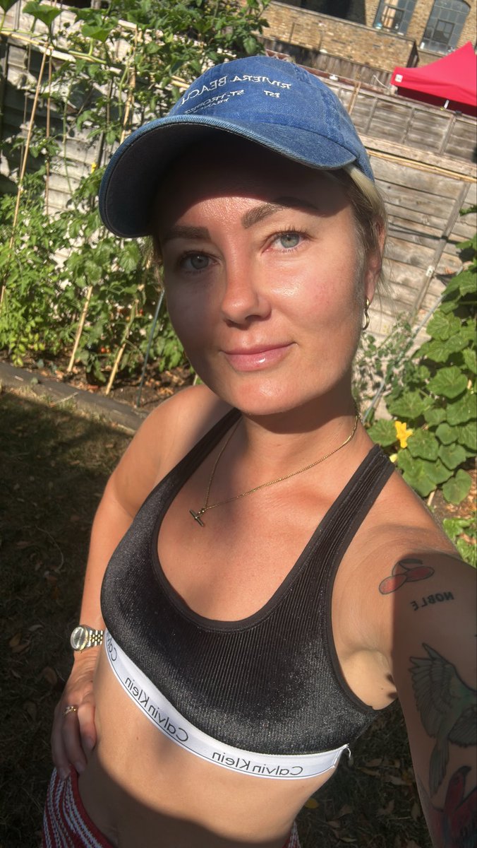 YourConstantGf's tweet photo. Back from my morning run. Anyone fancy a coffee and a chat? ☕️💬♥️ https://t.co/B1eysj8wo4
