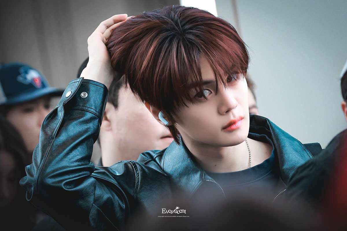Everlucent0830's tweet photo. 260918
#김규빈 #KIMGYUVIN #AND2BLE #앤더블 https://t.co/TFB6QqvDxO
