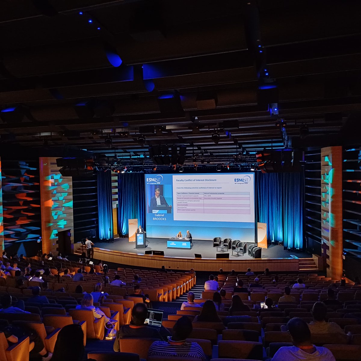 AIMGroupInt's tweet photo. Behind #ESMINT2026 in #Marseille, a team turning vision into experience.

For its first edition under our management, #AIMAustria brought together 1,200 participants and 30 exhibitors with a proactive, flexible and solution-oriented approach. https://t.co/P4Xj7mM8SC