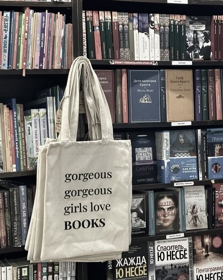 tripleonebooks's tweet photo. yesss https://t.co/aX4YirACzP
