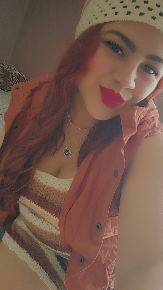 jazzeddran's tweet photo. Ella es bonita 🍒💋
#linda
#mujerbella https://t.co/gHev4mj4fI