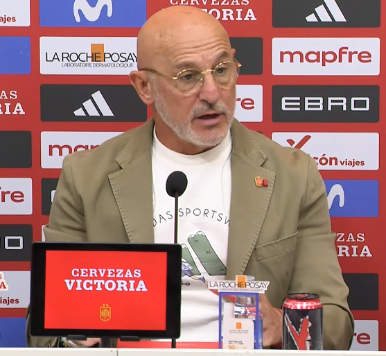 besoccer_ES's tweet photo. 🗣️ "Zubimendi... Lo voy a decir, lo siento: Rodri es el mejor del mundo en su posición y Zubimendi es el segundo"

🗣️ "Está muy bien, pero la competencia es feroz en el Arsenal. Tiene un talento fantástico y, siempre que juga con nosotros, juega bien. No falla nunca" https://t.co/8Wu7aE2T7E
