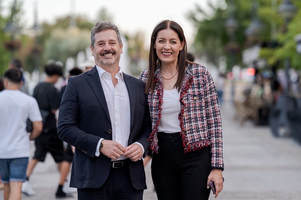 PPMajadahonda's tweet photo. Encuentro con simpatizantes en las #FiestasDeMajadahonda2026.

Gracias @depacoserrano por acompañarnos 💙

Todas las fotos aquí: https://t.co/RUvi1zAt0u https://t.co/opAQKrrCfl