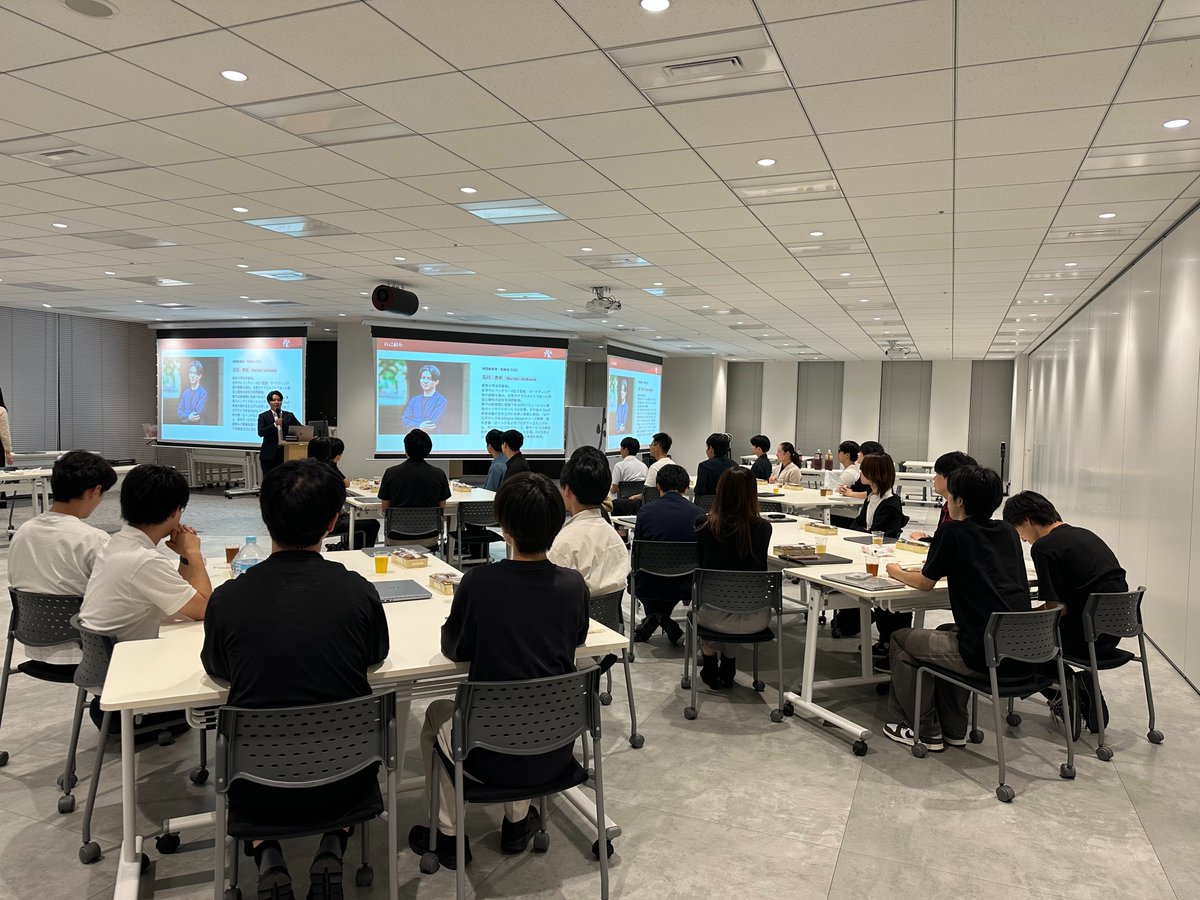 akariinc_pr's tweet photo. 本日は燈のサマーインターン最終日
ただいま、交流会が始まりました！

写真は、熱く鼓舞する石川COOと、3週間におよぶプロジェクト成果の報告を終えてホッとした表情を見せるインターン生たちの様子です！ https://t.co/VBRrwtNOfl