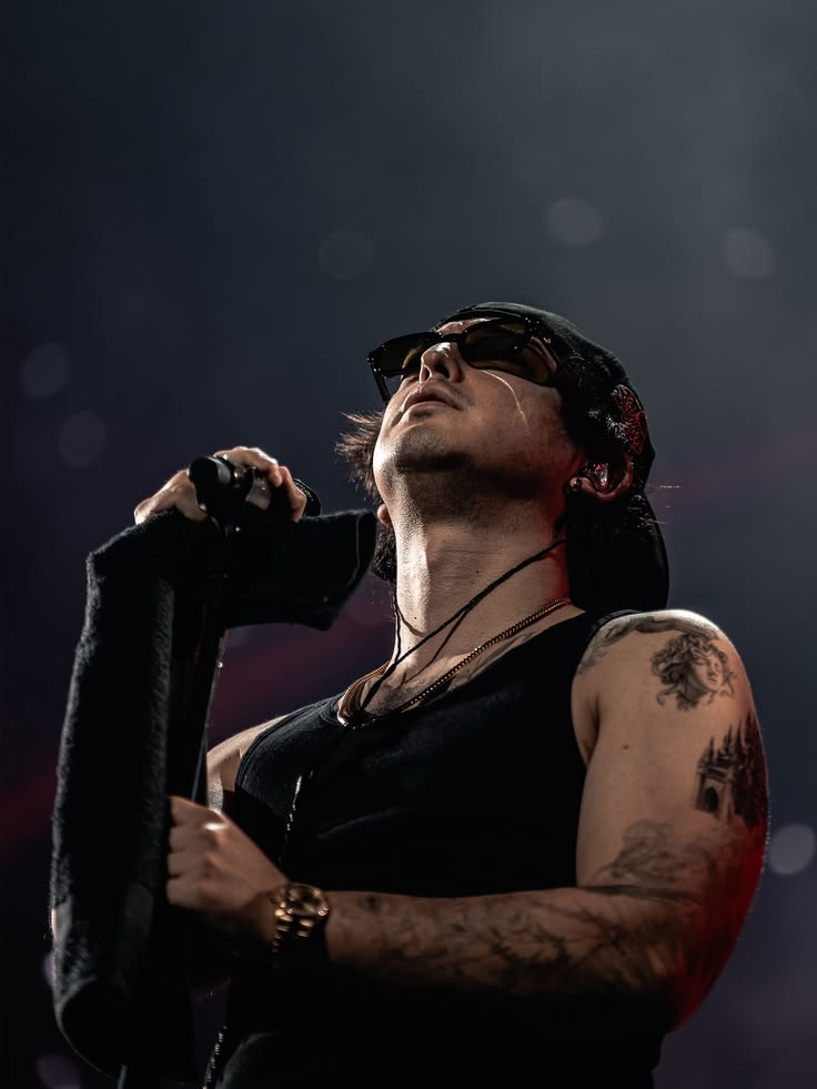 pixelatedjoji's tweet photo. Happy birthday to the goat @sushitrash 🎉🎂🥳 https://t.co/GdpB6yPyL0