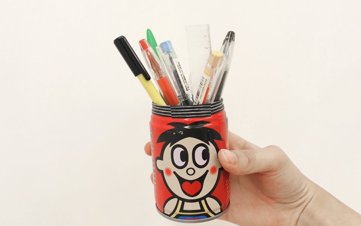 sweez224535's tweet photo. Turning an old glass jar into a cute pencil holder—zero waste, full creativity https://t.co/76cnt91Gn8
