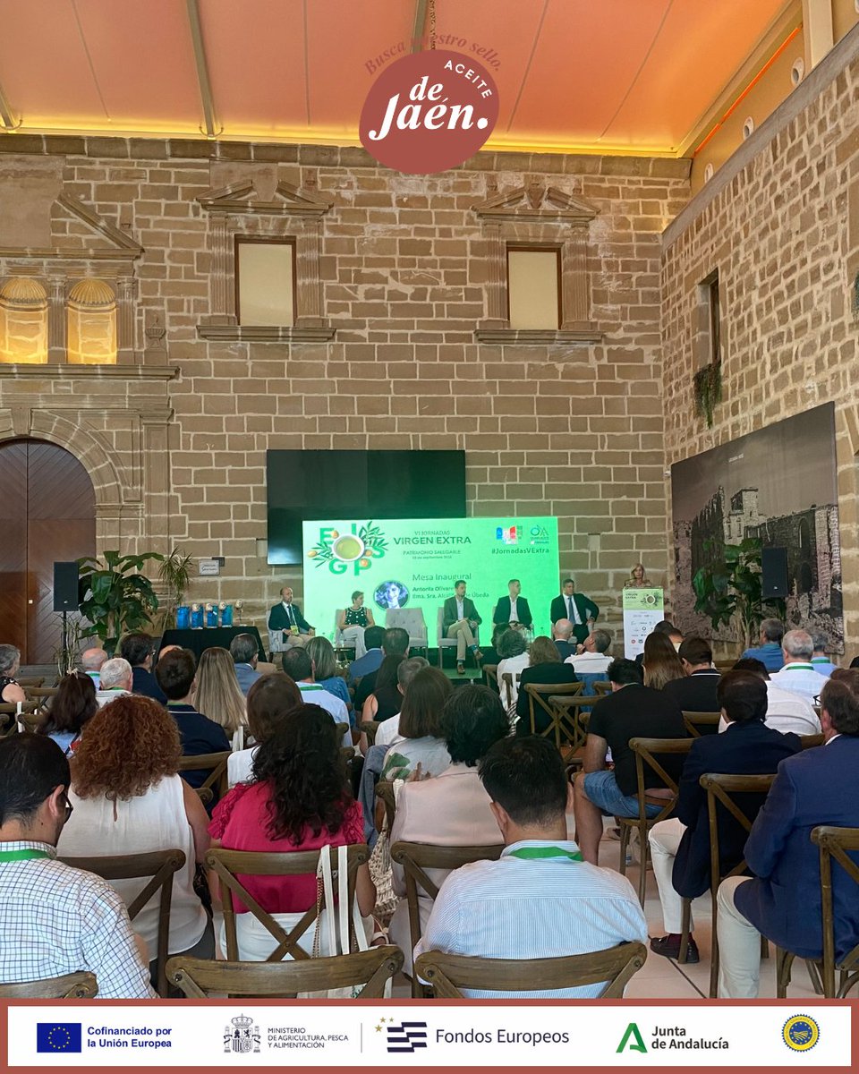 igpaceitedejaen's tweet photo. 🫒🌿 VI Jornadas “Virgen Extra, Patrimonio Saludable”, celebradas en Úbeda y de las que la IGP Aceite de Jaén es patrocinadora.
#IGPAceiteDeJaén #AOVE #JornadasVextra #Úbeda #CalidadDiferenciada https://t.co/r6GqGP4Zm1