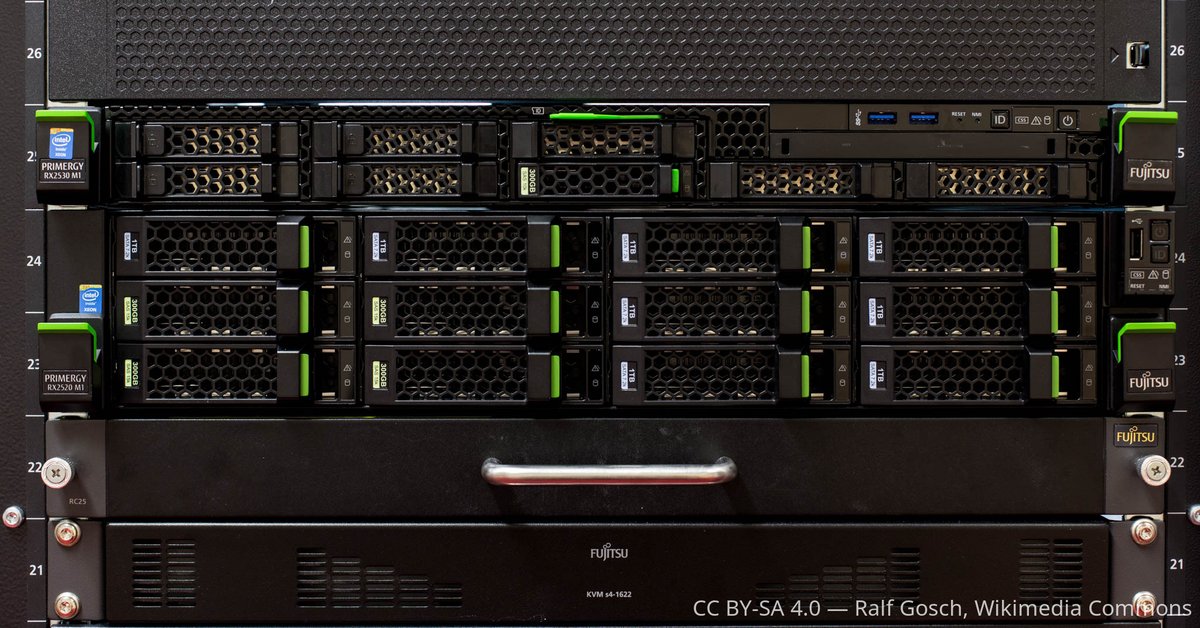 TechFov's tweet photo. Fujitsu unveils MONAKA — a made-in-Japan 2nm 3D-stacked Arm CPU with 144 cores, 3.8GHz, and dedicated AI inference acceleration. Doubles throughput vs other CPUs. Ships Nov 2026. https://t.co/EZPUQmymH2 #fovtech #techfov #modernitoffice #ai https://t.co/fqg0bVofQo