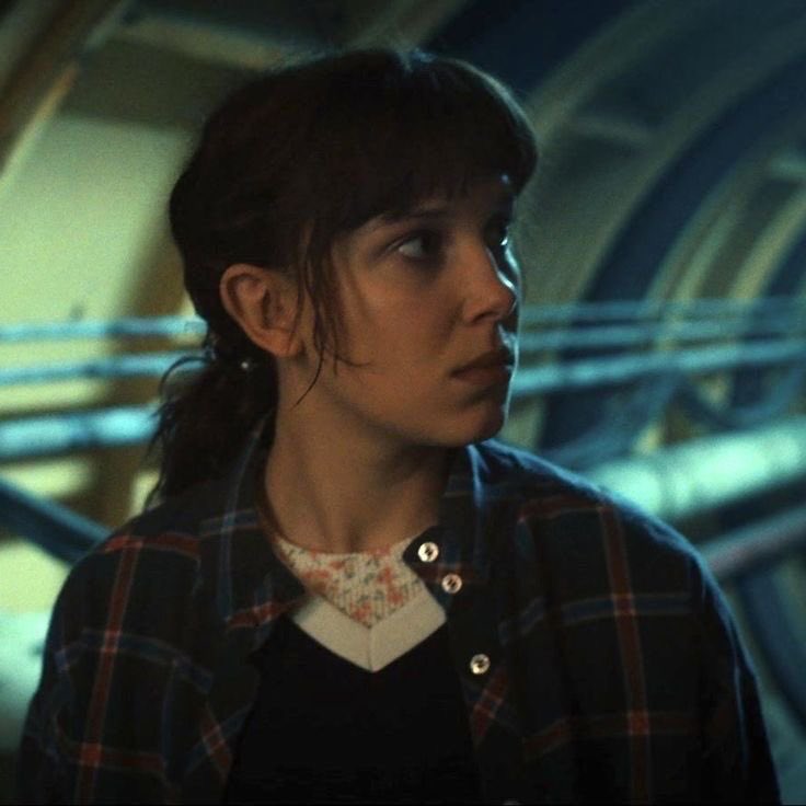 ronancerrr's tweet photo. give her back her bangs she can’t see without her bangs https://t.co/6PGMw4x6ZA