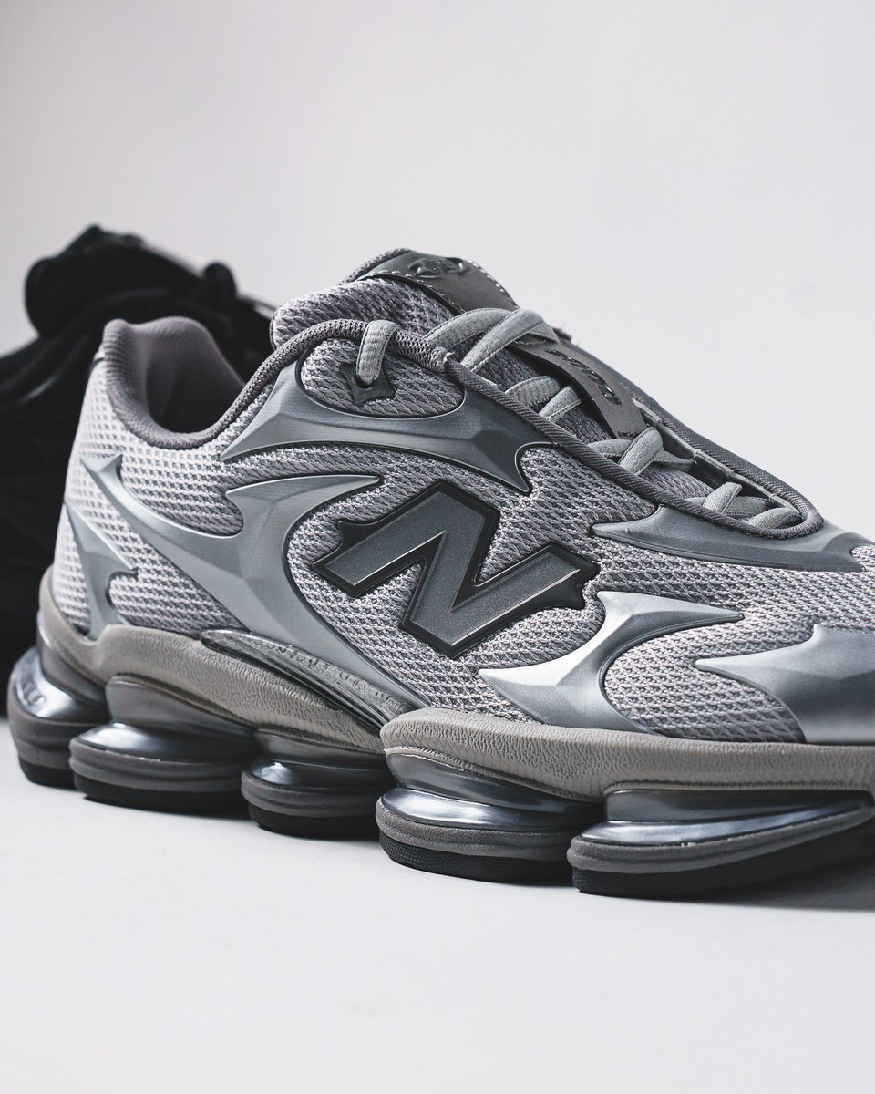 uppersnkrs's tweet photo. Le "Liquid Pack" des New Balance 2000 passe à 120€ la paire au lieu de 200€ 🤩

Lien affilié : https://t.co/UizBy5DpWK https://t.co/iyKMtYmtG9