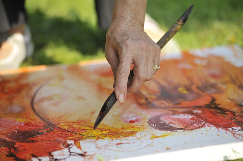 CharisseMcyq's tweet photo. Immersed in this vibrant abstract art workshop—strokes of color turning ordinary moments into extraordinary feelings. What’s your go-to creative escape https://t.co/1SkWKdo7az