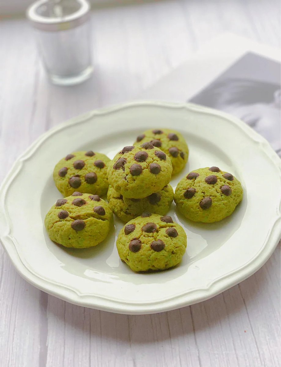 eliao432823's tweet photo. Snack time just got way better—sharing these crispy matcha cookies with my go-to crew today! Nothing hits quite like a sweet, crunchy pick-me-up with friends. https://t.co/FtqSKQncSF