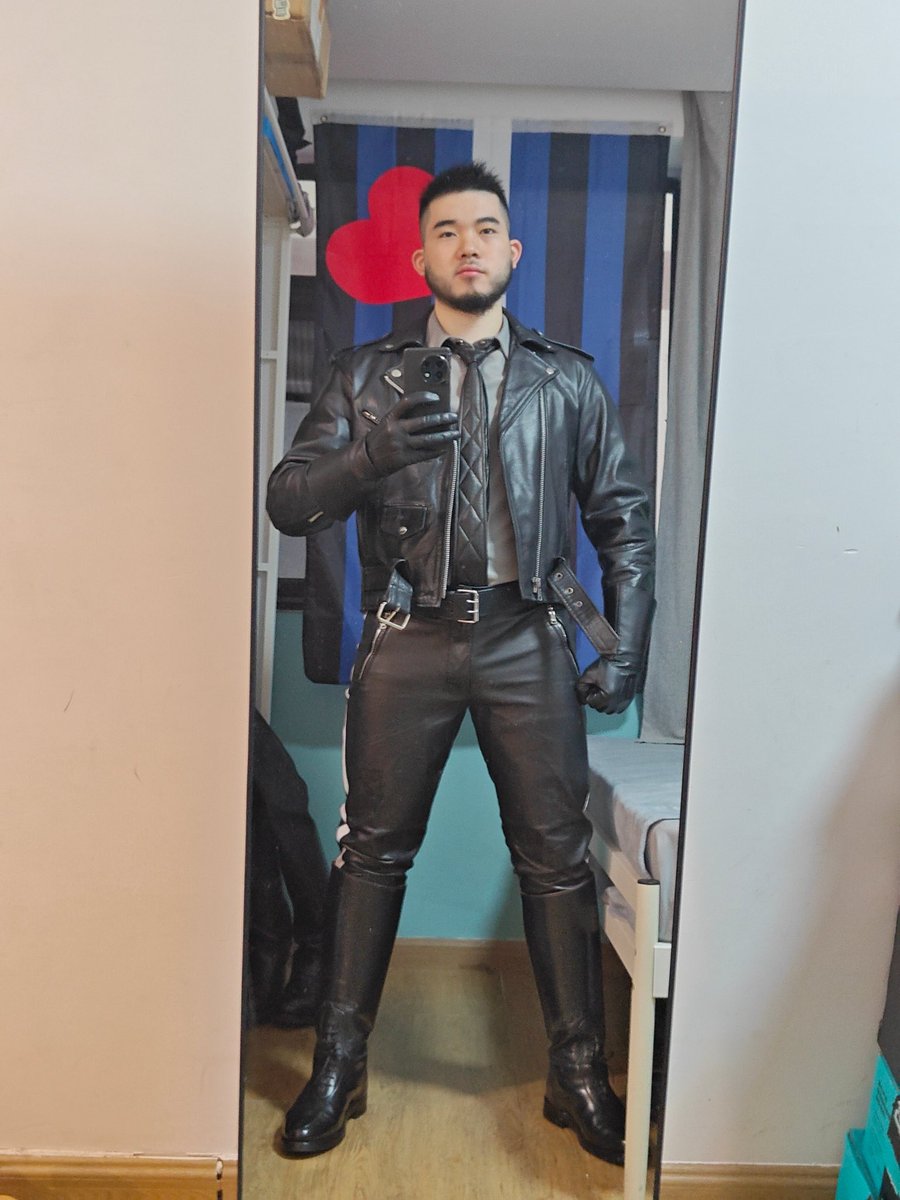 bootedpatrick's tweet photo. 😘😘 https://t.co/XOfFw76r4N