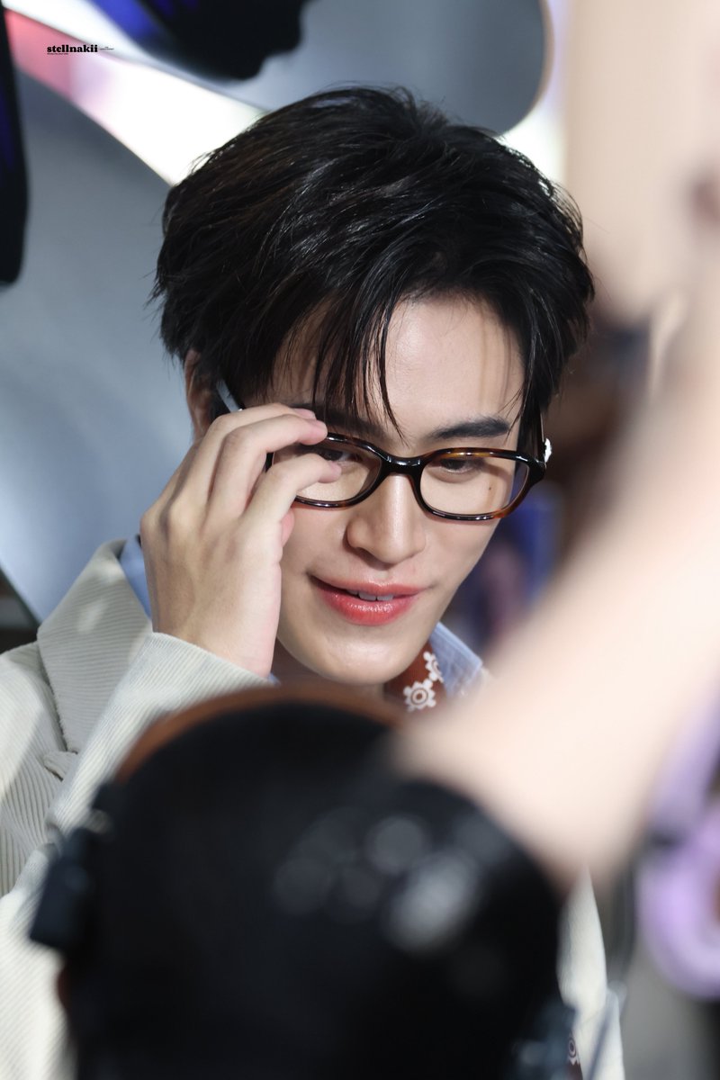 stellnakii's tweet photo. 260918

sooo handsome

GEMINI IN LENSKART POP UP

#TheFairyWithinxGEMINI 
#FairyCollectionbyLenskart
#Gemini_NT #เจมีไนน์ 
@gemini_ti https://t.co/ytIHnIm0sn