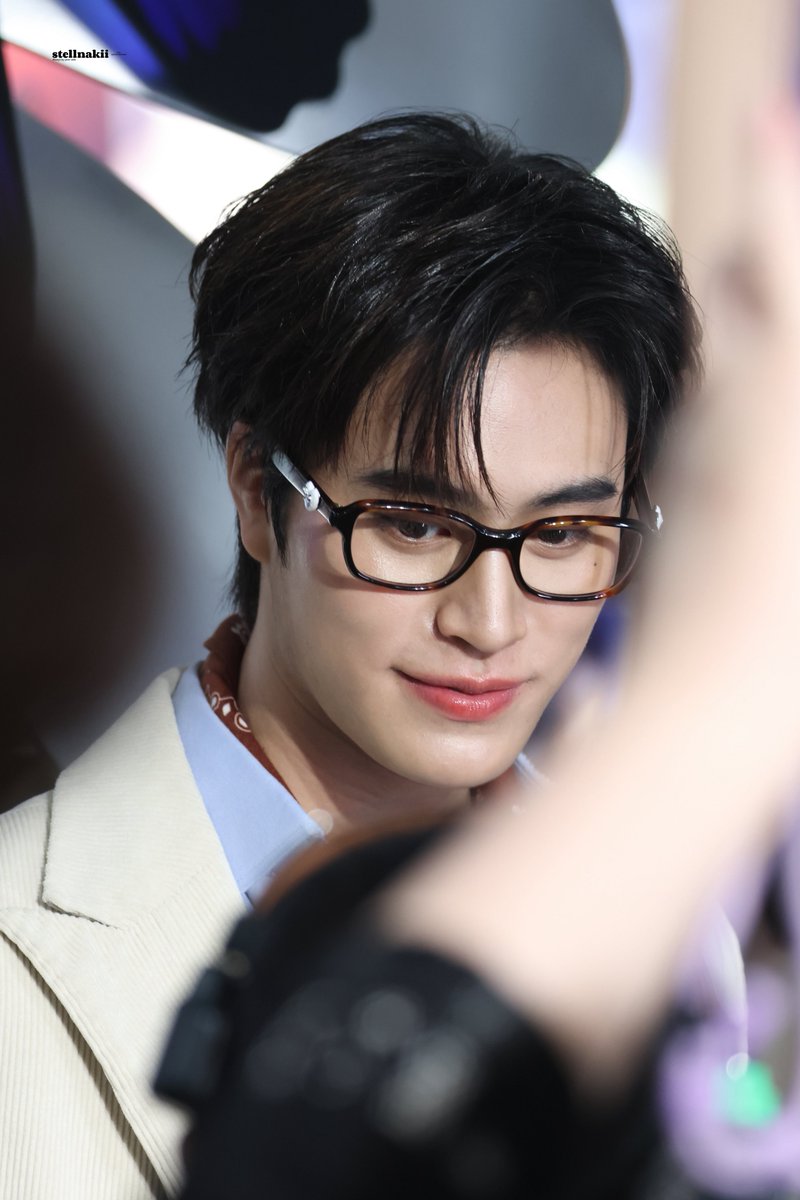 stellnakii's tweet photo. 260918

sooo handsome

GEMINI IN LENSKART POP UP

#TheFairyWithinxGEMINI 
#FairyCollectionbyLenskart
#Gemini_NT #เจมีไนน์ 
@gemini_ti https://t.co/ytIHnIm0sn