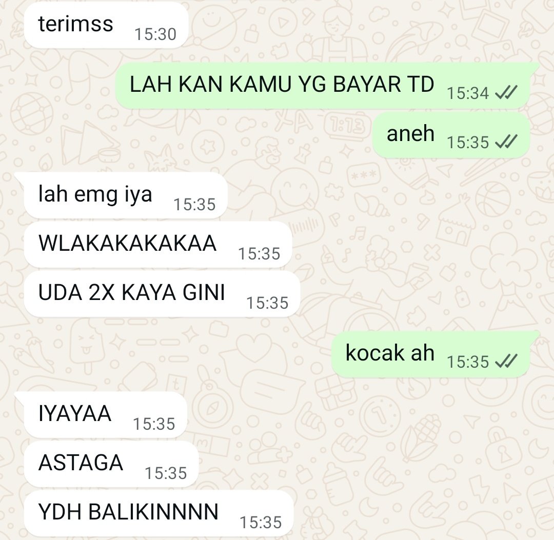 odoiriko's tweet photo. Tadi beli kopi sama temen dan ditalangin dulu sama dia, tapi malah dia yang tiba tiba bayar ke aku 🙂 https://t.co/tbbJ73fHio