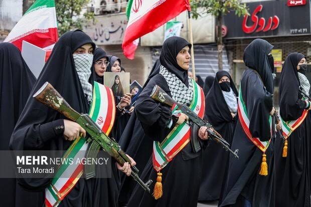 baaaarzaaaakh's tweet photo. اعلام آمادگی نیروهای «دلتا چوس» جمهوری اسلامی برای جنگیدن با واحد« دلتا فورس» ارتش آمریکا
مادورو هم این آخرا از این گوه خوریا زیاد میکرد
🤣🤣🤣 https://t.co/6Qpv8vx21G
