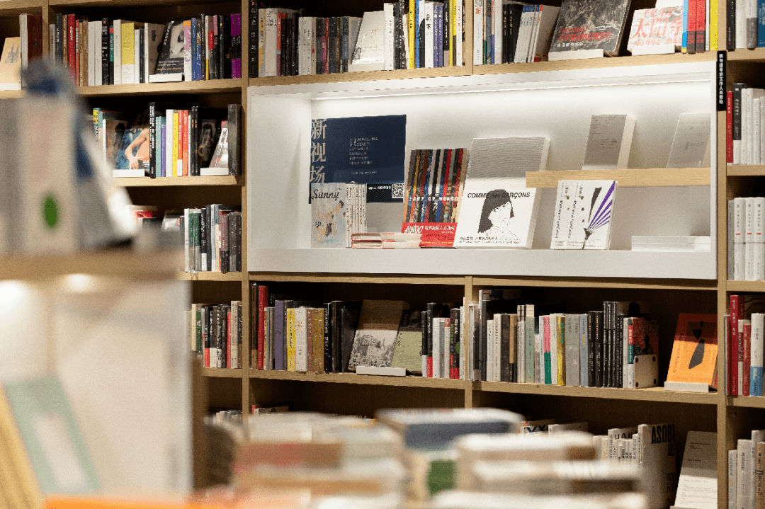 pralc750472's tweet photo. Just finished The Midnight Library—what a stunning reminder that every choice shapes your story. Can’t stop thinking about how it shifts perspective on "what ifs." ， https://t.co/gF2nOKwBE7