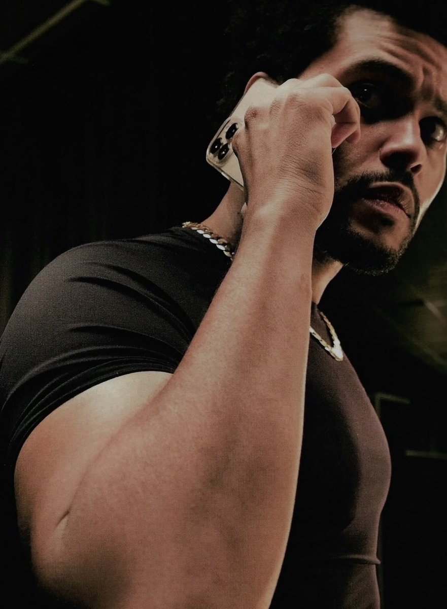 themorniing's tweet photo. sexiest man alive https://t.co/gzlhHIAF6b