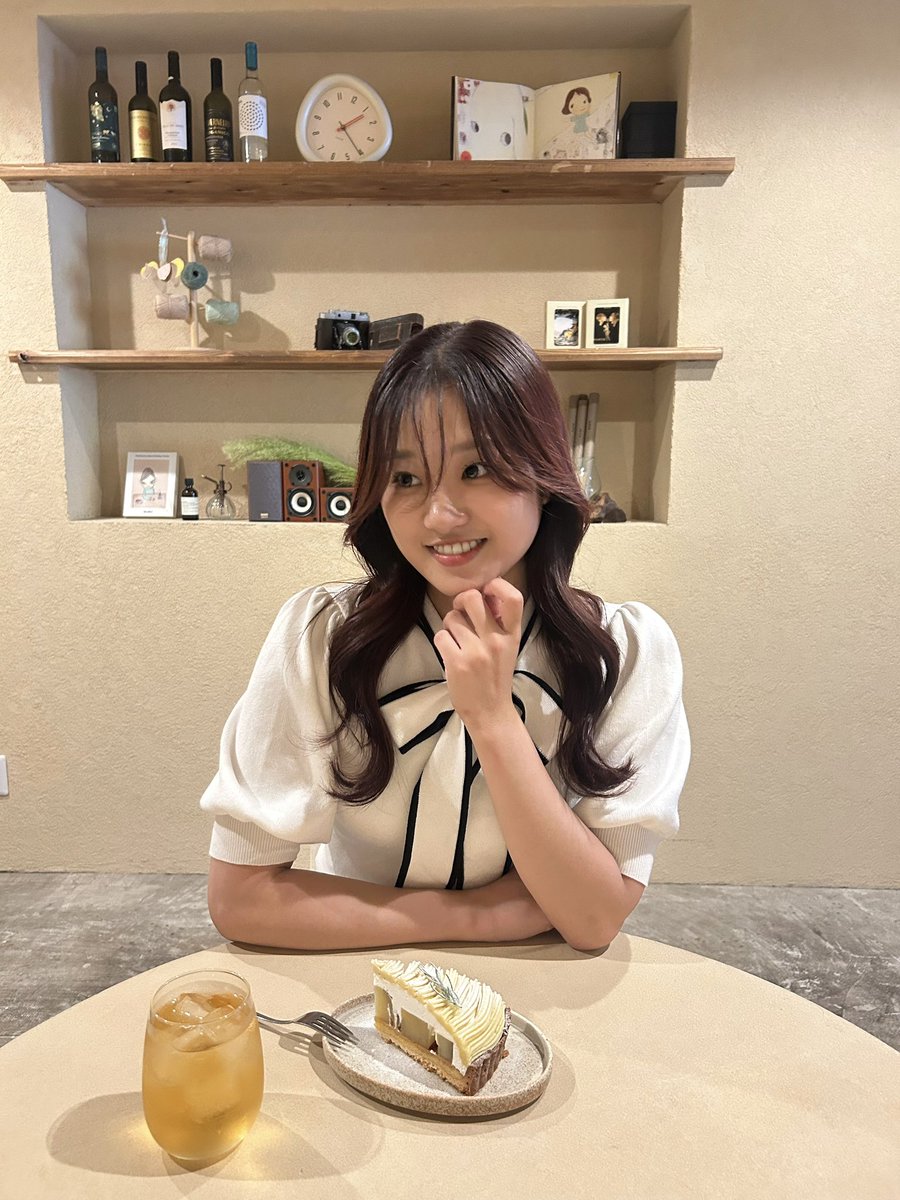 mk____0320's tweet photo. 2年ぶりに前髪作った〜!!
そして6年ぶりにロングになった!! https://t.co/VPENbktsO0