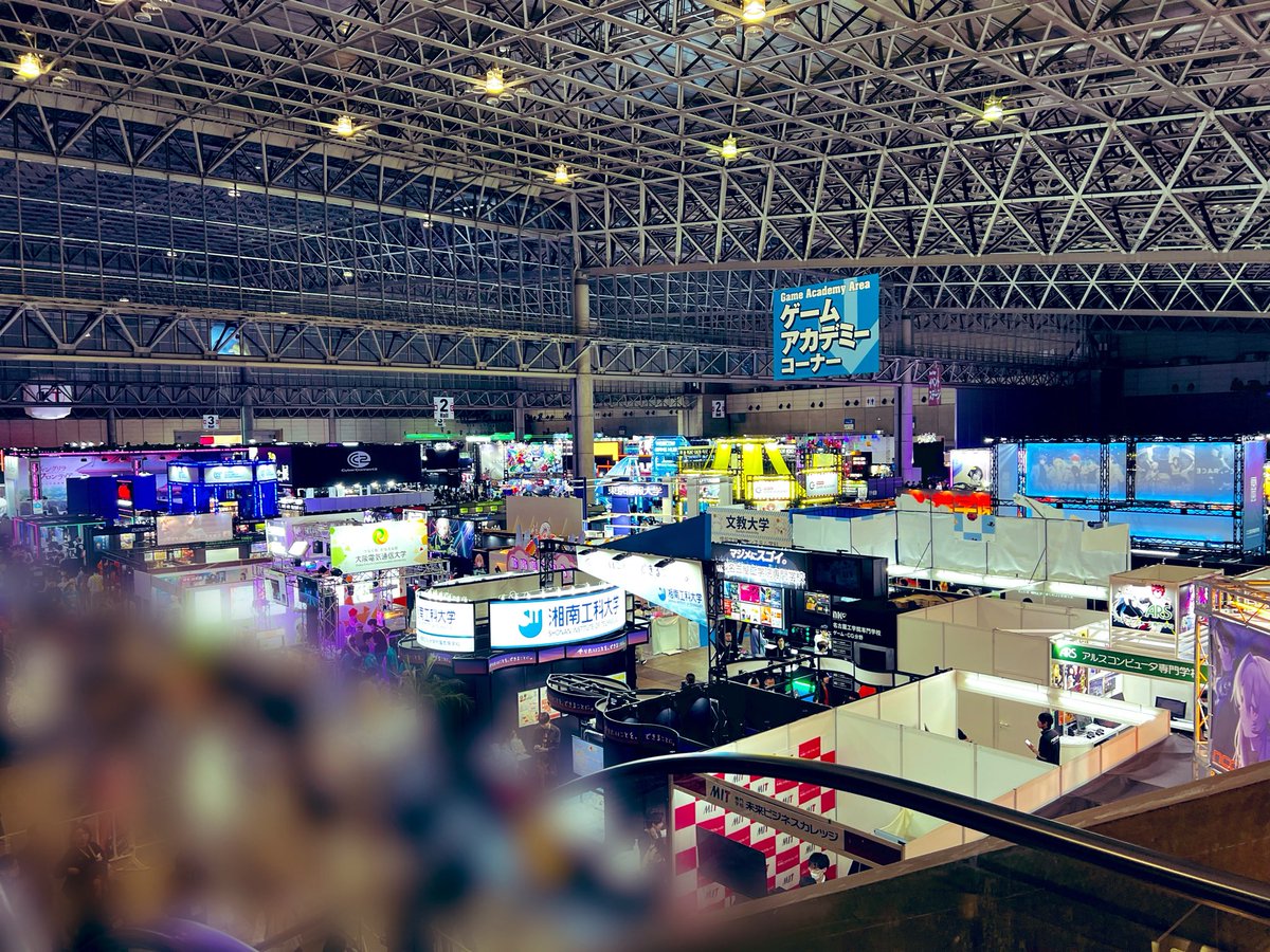 samurai___sho's tweet photo. 僕がキャラクター声優を担当させていただいている『CODE DINA』が
 #TGS2026 に出展されているので現地に行ってプレイしてきました.ᐟ.ᐟ

初めての東京ゲームショウ🎮！！！

ゲームに携わっているとかそういうの抜きで本当にこのゲーム好きだ、、、

早くみんなにもプレイしてもらいたい😭
#CODEDINA https://t.co/0zaDIldtU0