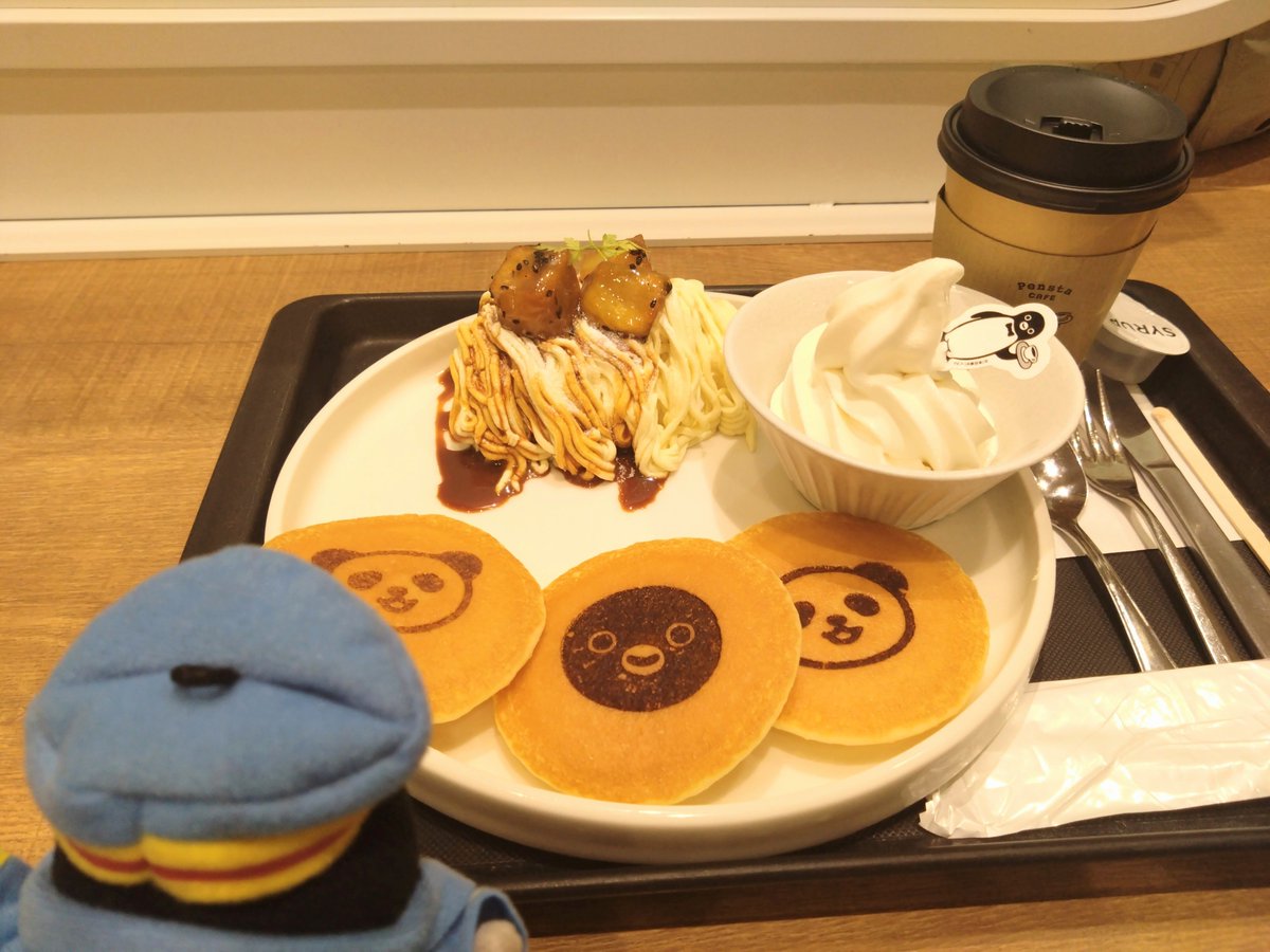 mpenguin10's tweet photo. 🐧今日はみんなでペンスタに寄り道したっぺ

🐱秋を感じる「Suicaのペンギン スイートポテト風パンケーキ」を食べたにゃ

🐧お天気は不安定だけれど、だいぶ過ごしやすくなってきたっぺ https://t.co/jQPZyPfxkI