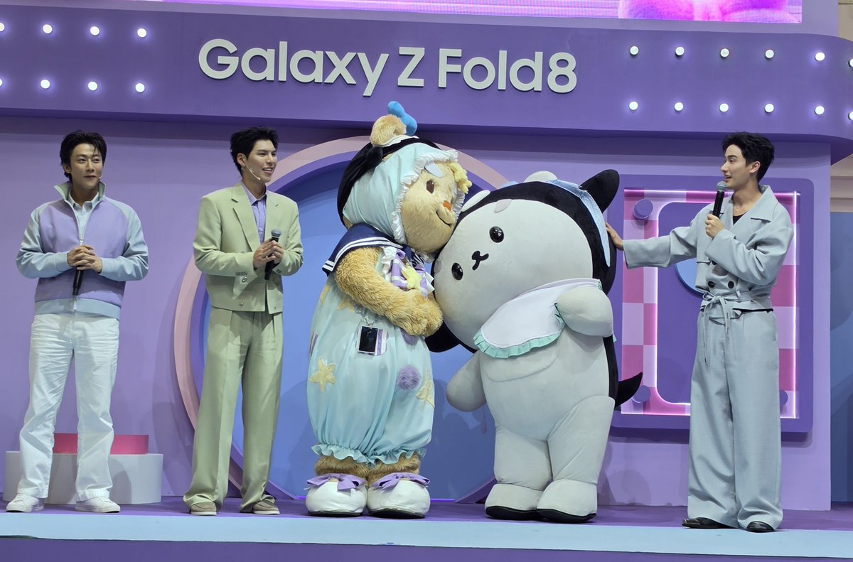 SamsungThailand's tweet photo. ซีนนี้ใครจะทำได้ถ้าไม่ใช่พี่ซซ
#น้องอ้วงชวนตี้
#GalaxyZFold8
#GalaxyxJungCullen 
#GalaxyxTay
#GalaxyxPolcasan
#GalaxyxButterbear https://t.co/cw5LuuY1B4