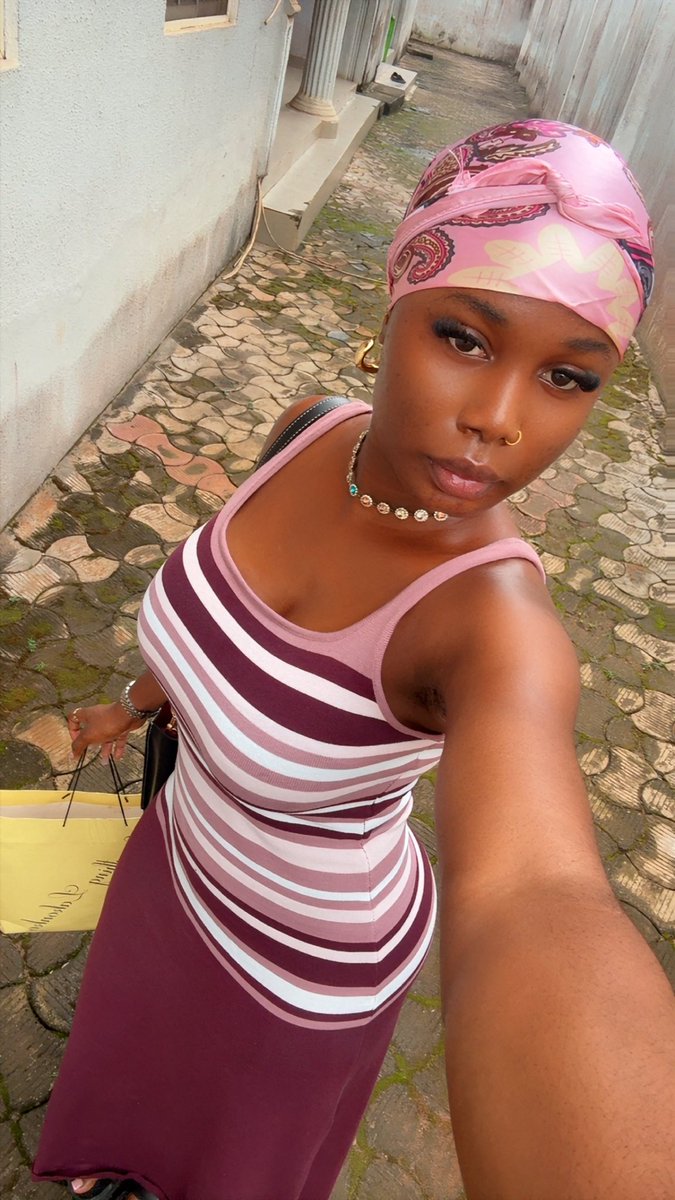 itsmissprecious's tweet photo. tgifff🫶🏽🩷 https://t.co/kP5velnqan