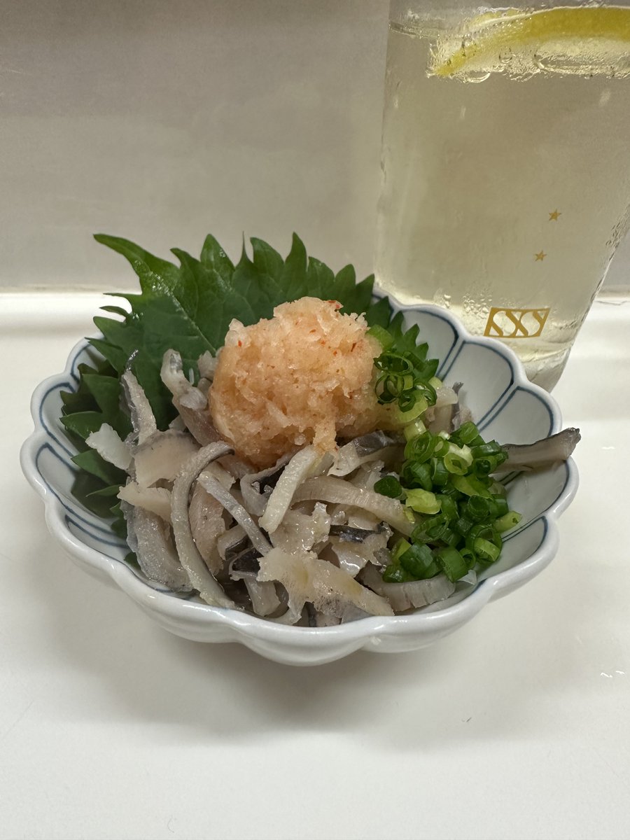 takkrock's tweet photo. おはようございまーす🍺
きょうも元気に
マグロ皮ポン酢♪ https://t.co/uwf1jeCBPK