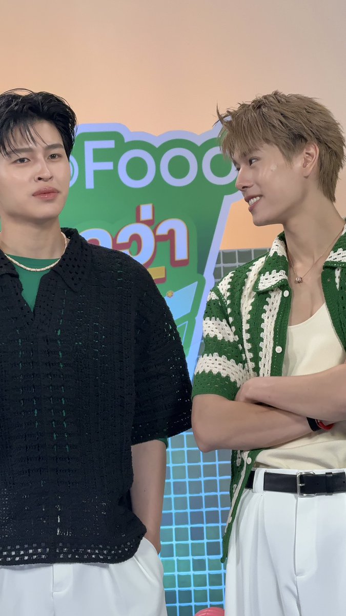 GrabTH's tweet photo. มองกันแบบนี้ พรี่ฟรินน 

GRABFOOD X PONDPHUWIN PP
#GrabFoodถูกกว่าชัวร์xPPW https://t.co/oC4K9DRnv8
